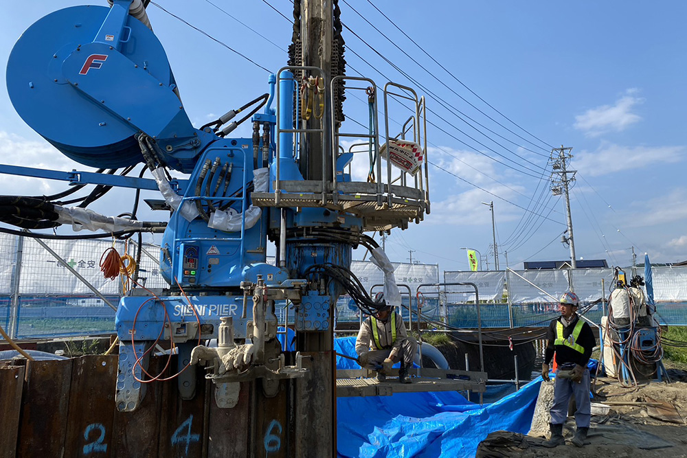 基礎工事業　鋼矢板圧入引抜工